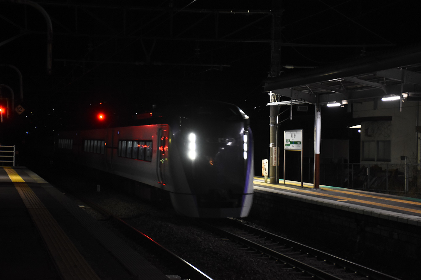 2024年2月20日撮影　岡谷駅にて　回9542M　E353系「信州」回送