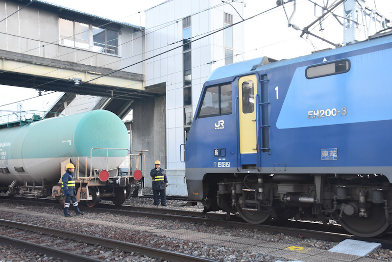 2024年2月24日撮影　南松本にて　西線貨物6088ﾚ　EH200-3号機　緑タキ連結